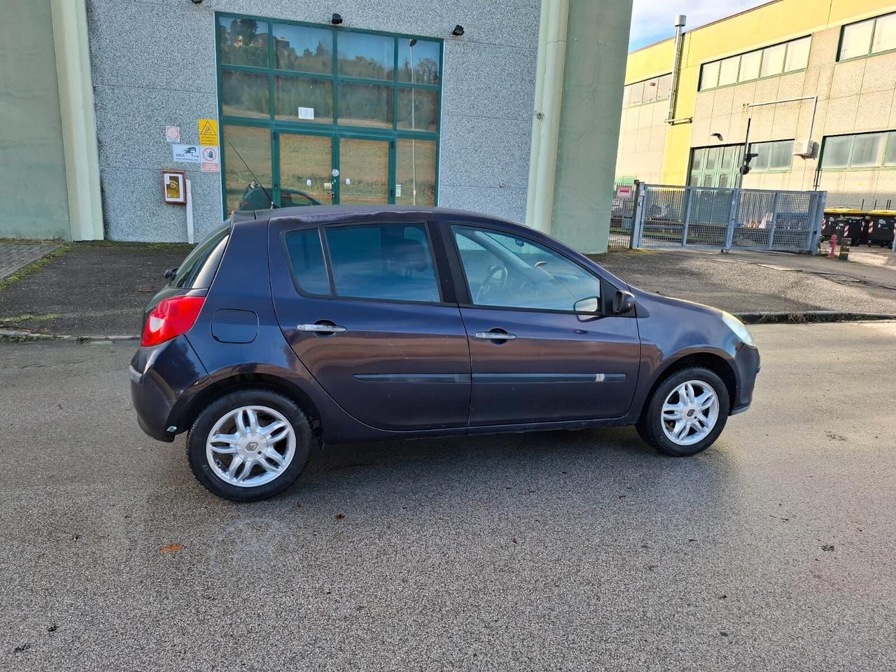 Renault Clio 1.2 16V 5 porte Luxe