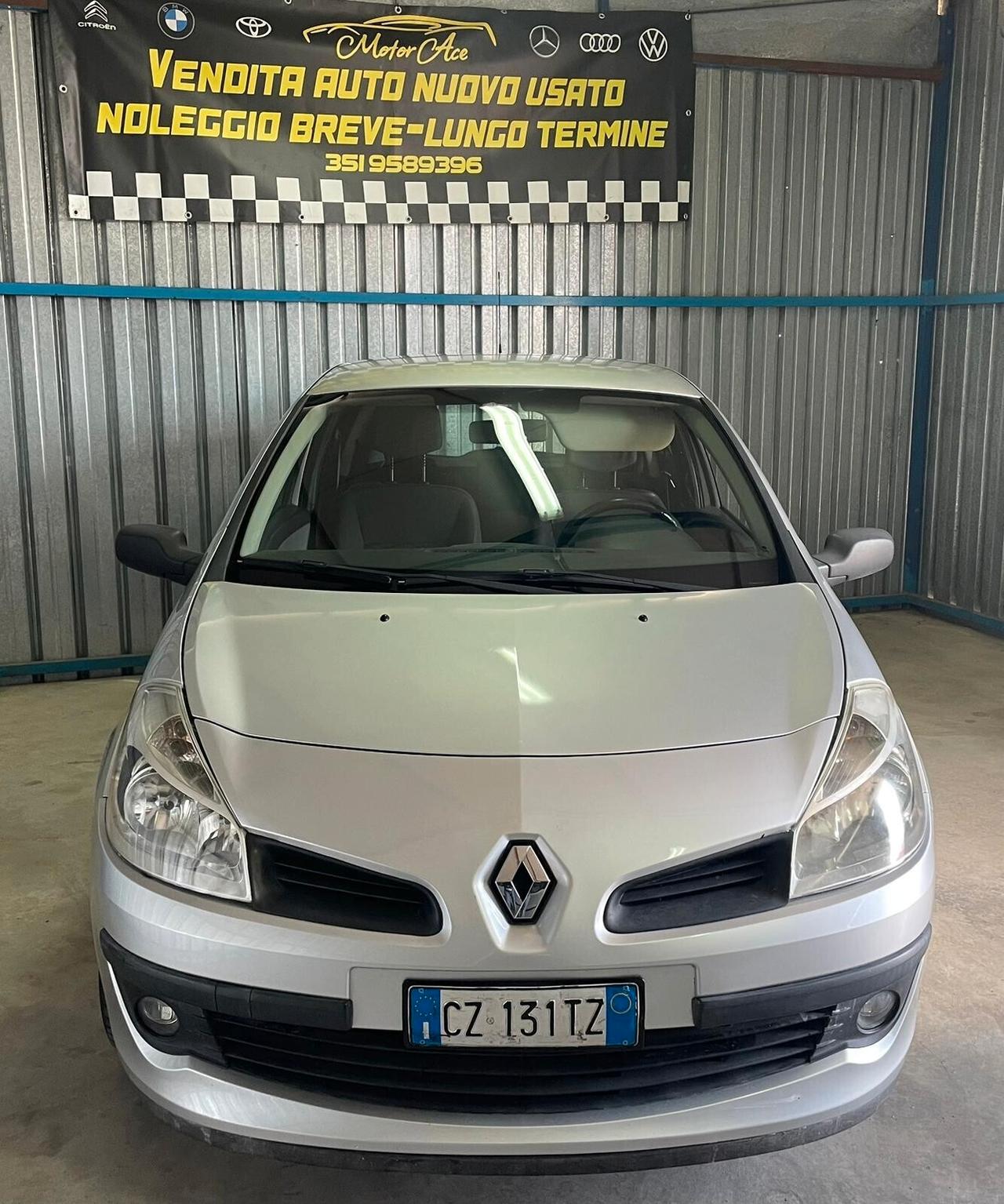Renault Clio NEOPATENTATI