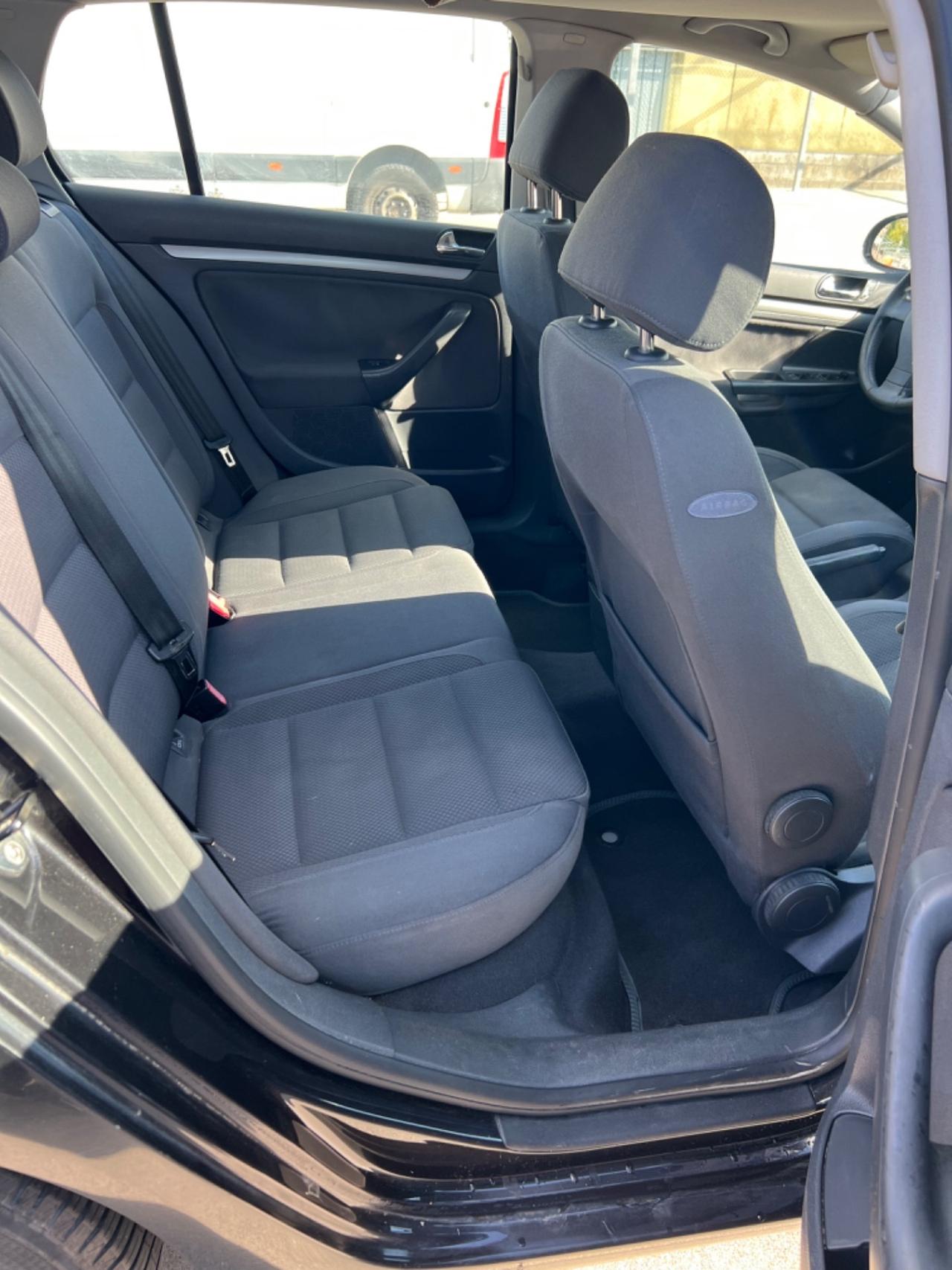 Volkswagen Golf 2.0 16V TDI 5p. Sportline