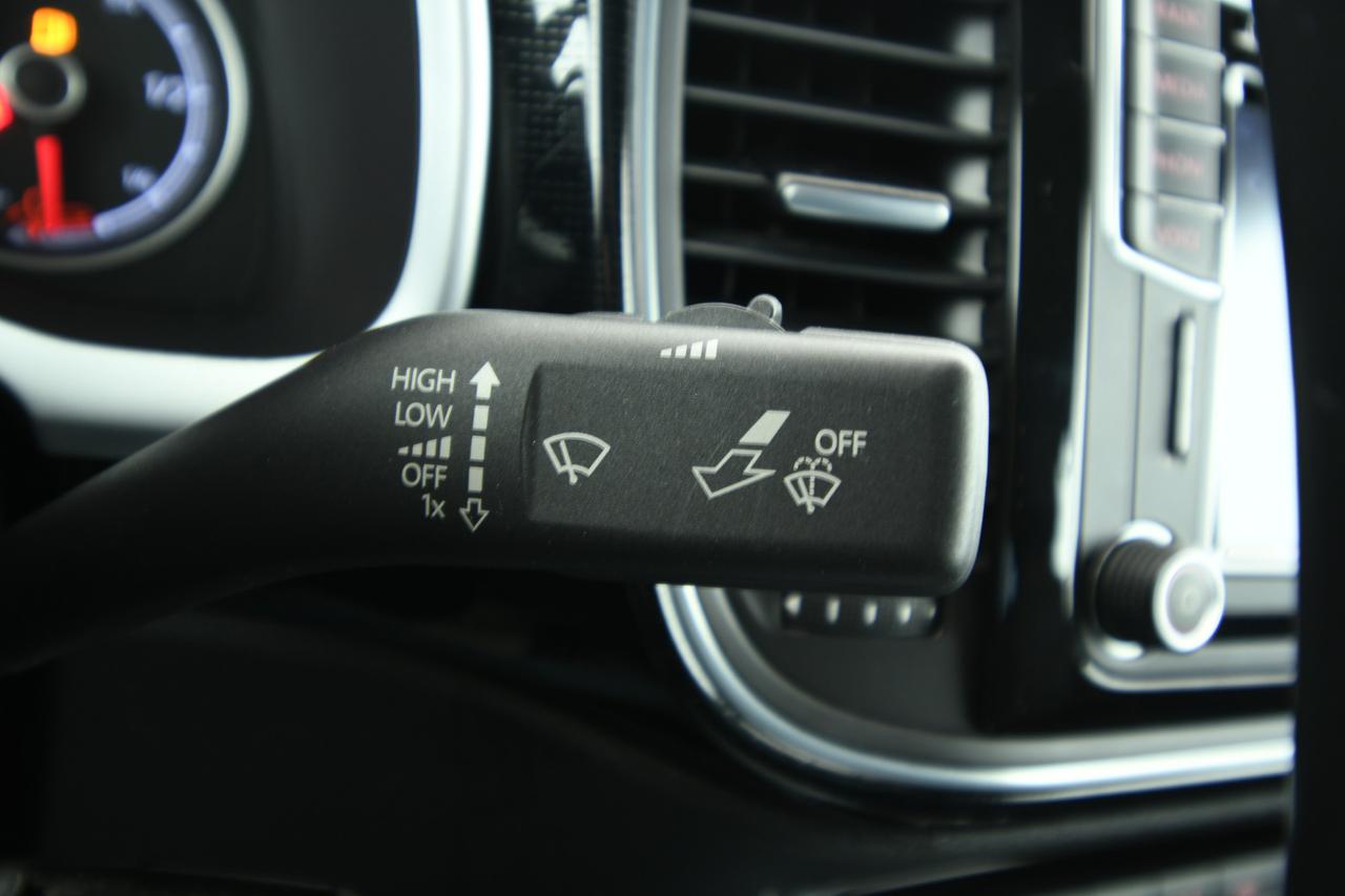 VOLKSWAGEN Maggiolino Cabrio 1.2 tsi Design 105cv DSG+APP CONNECT+C17"