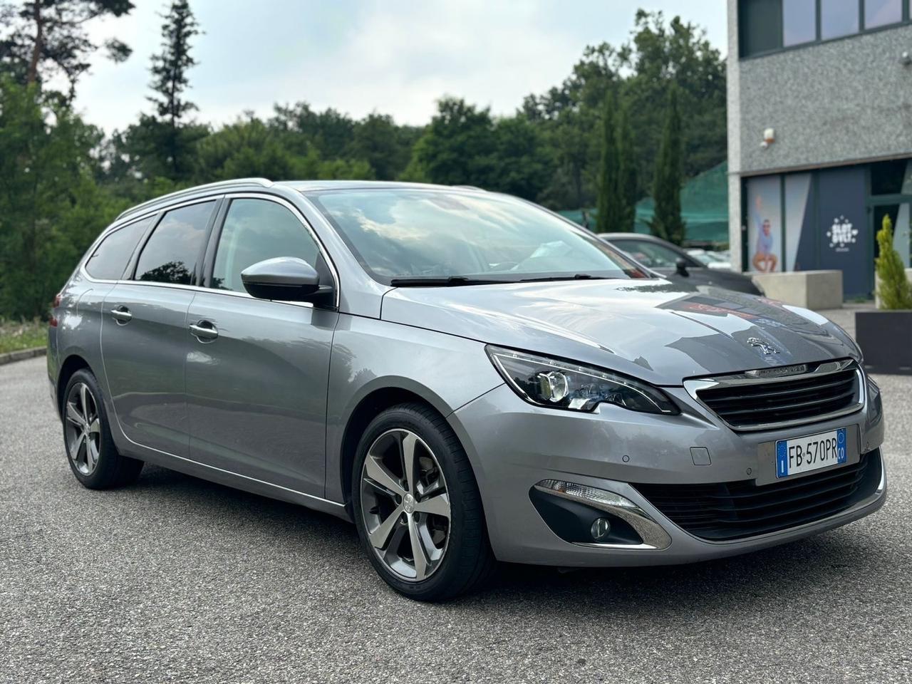 Peugeot 308 BlueHDi 120 S&S EAT6 SW Allure