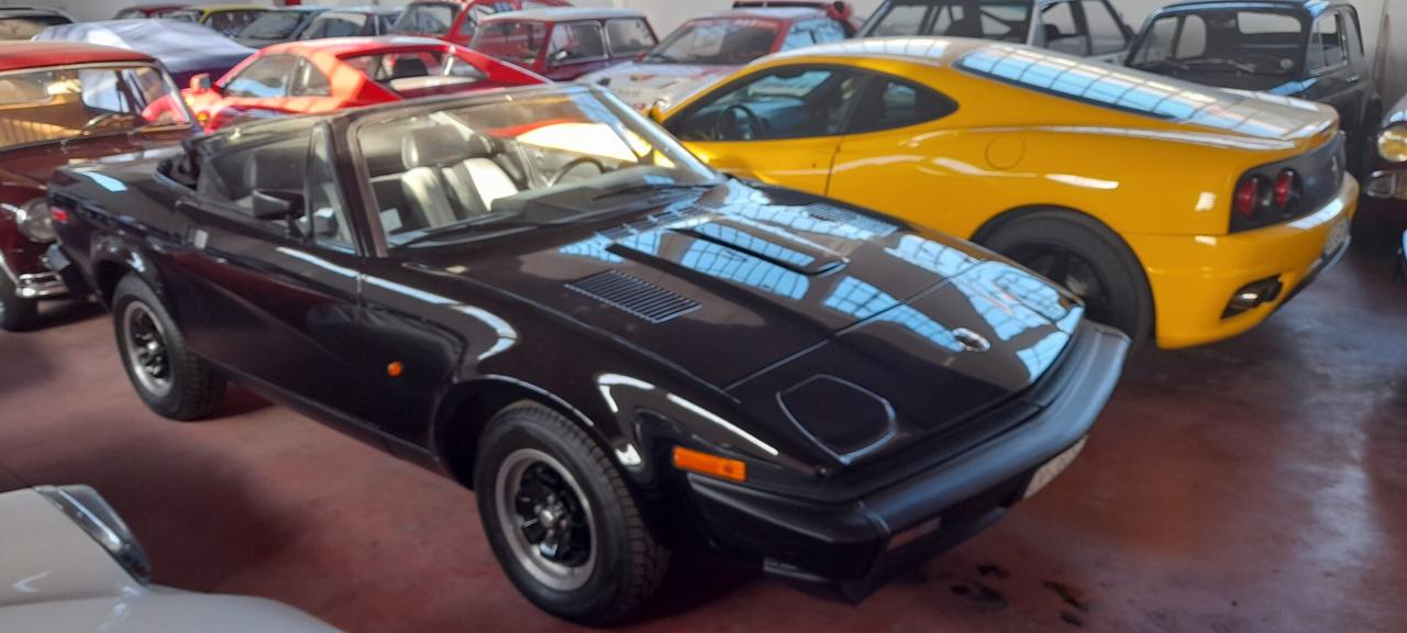 TRIUMPH TR 7