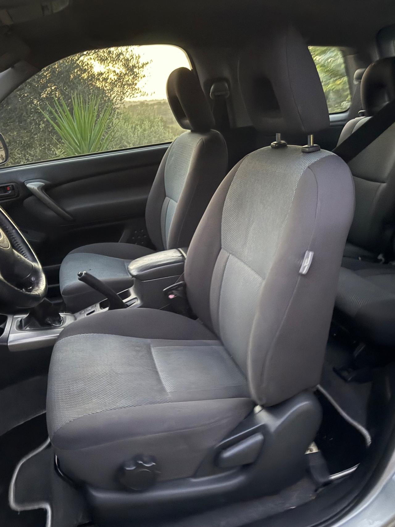 Toyota RAV 4 RAV4 2.0 Tdi D-4D cat 3 porte Sol