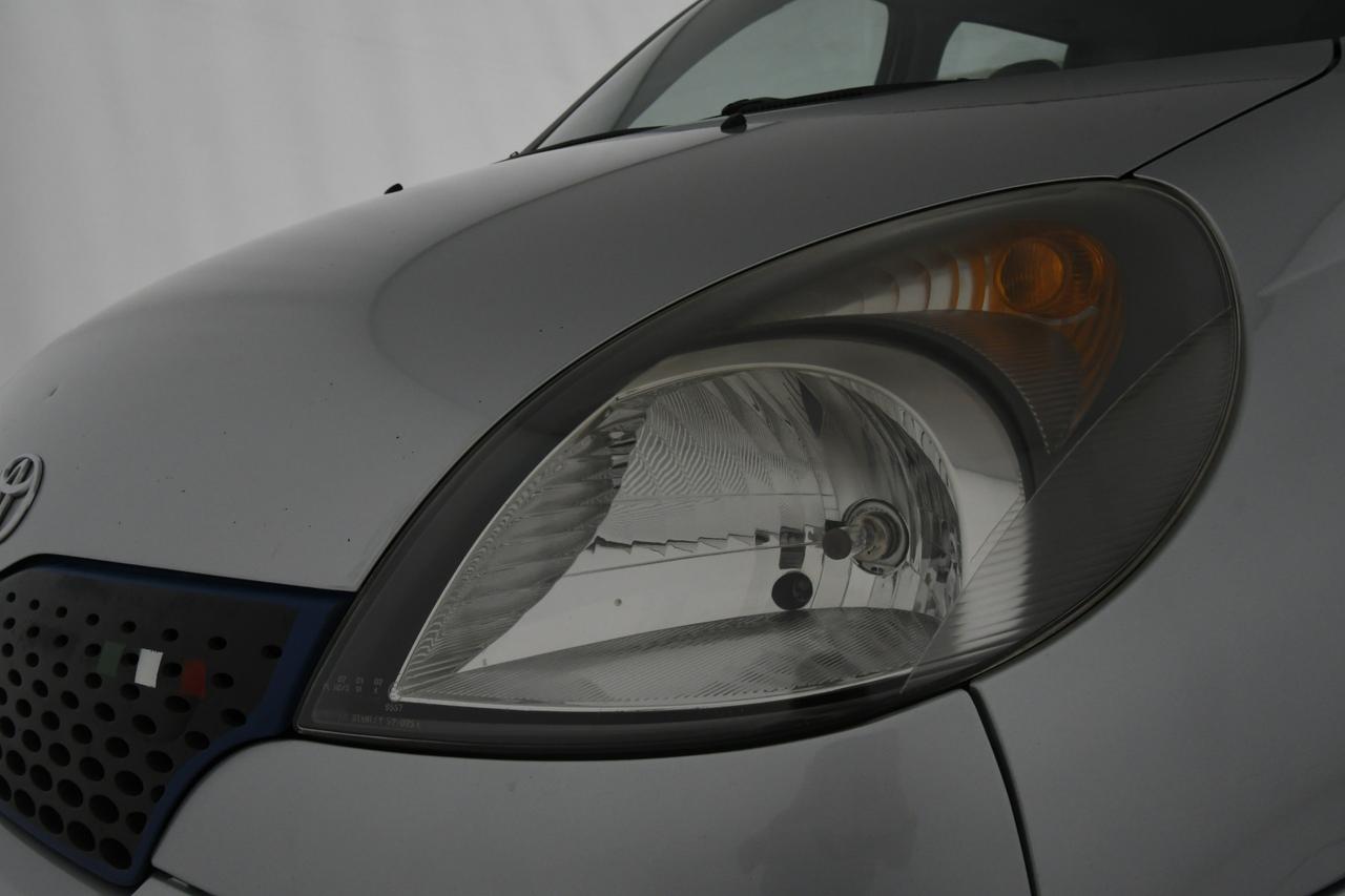 TOYOTA Yaris Verso 1.3 Luna X COMMERCIANTI