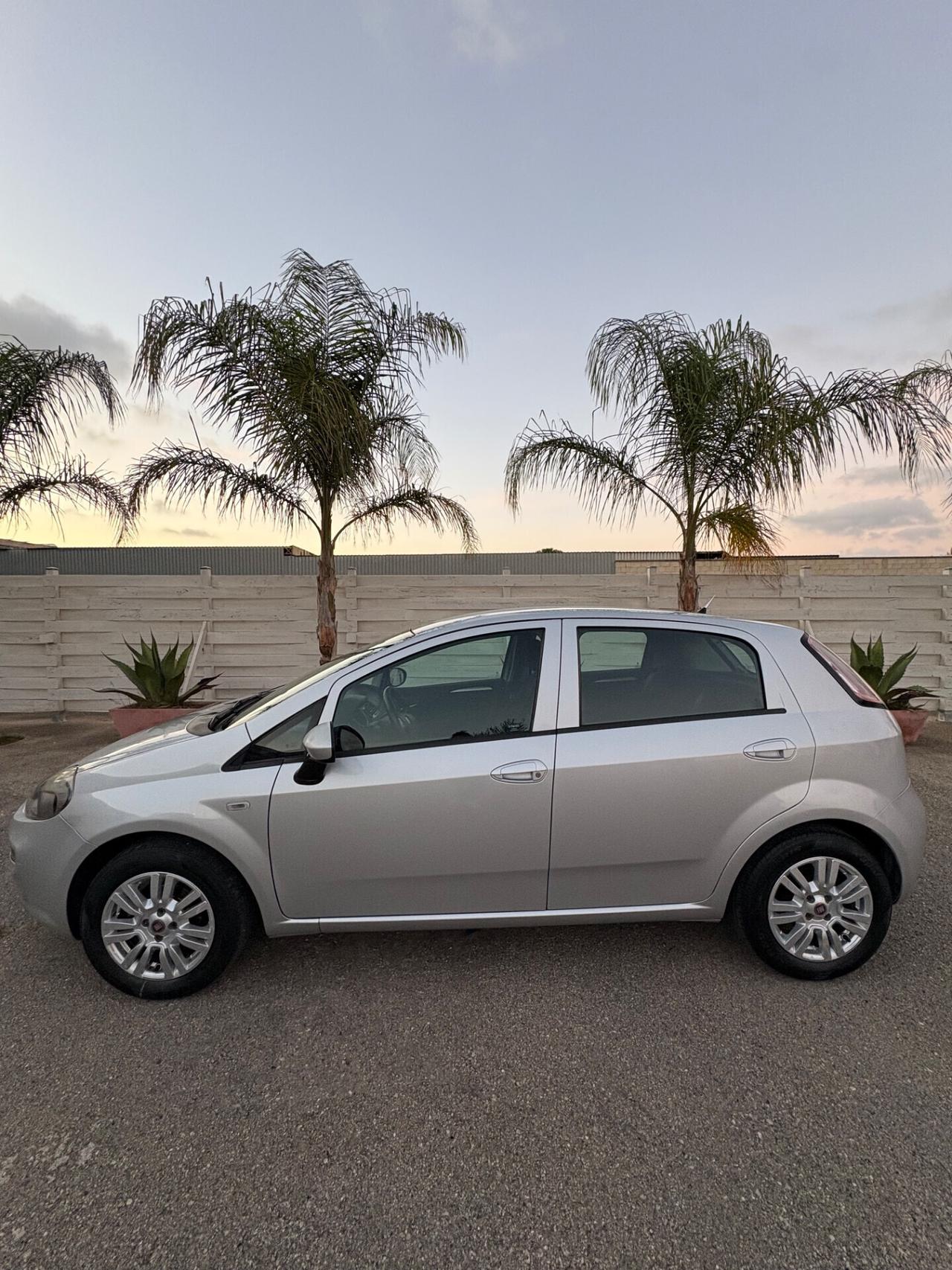Fiat Punto 1.2 benzina GPL GIÀ RINNOVATO TAGLIANDO ESEGUITO