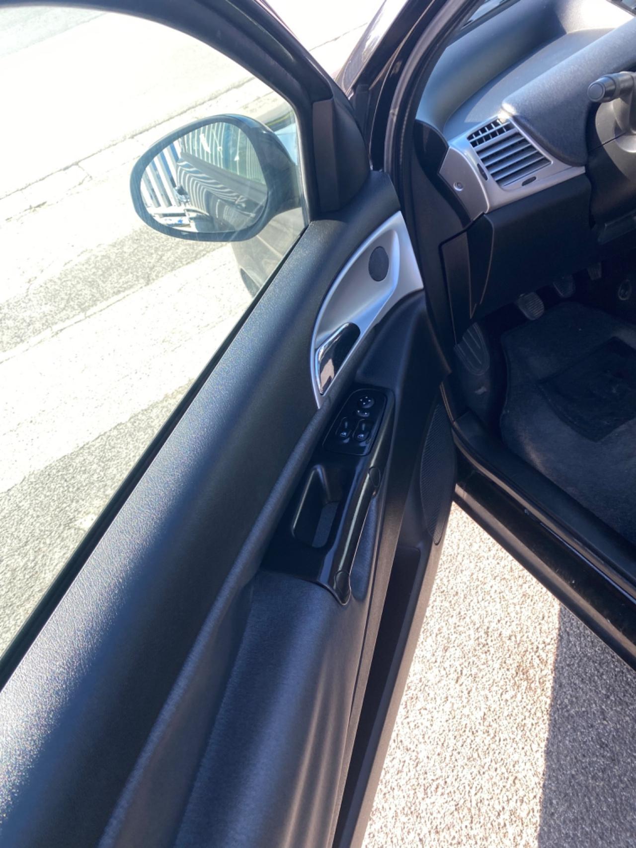 Lancia Ypsilon 1.2 Diva