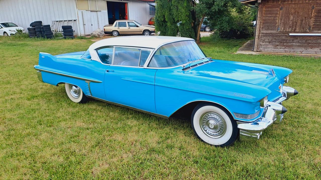 Cadillac Deville 57 coupé