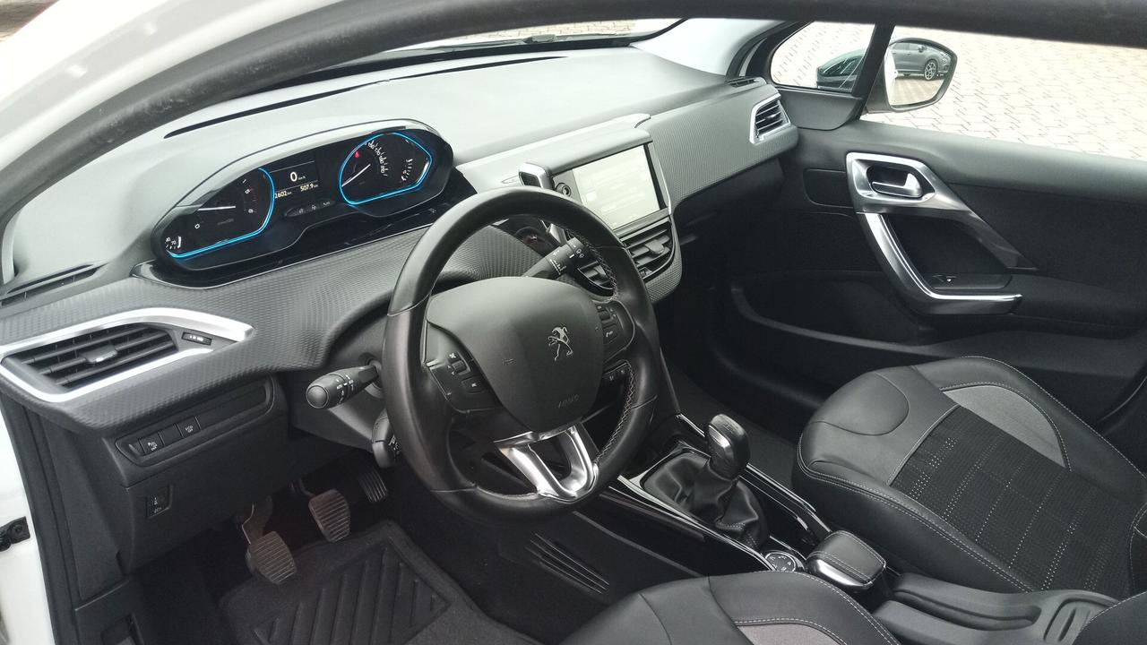 Peugeot 2008 BlueHDi 100 Allure