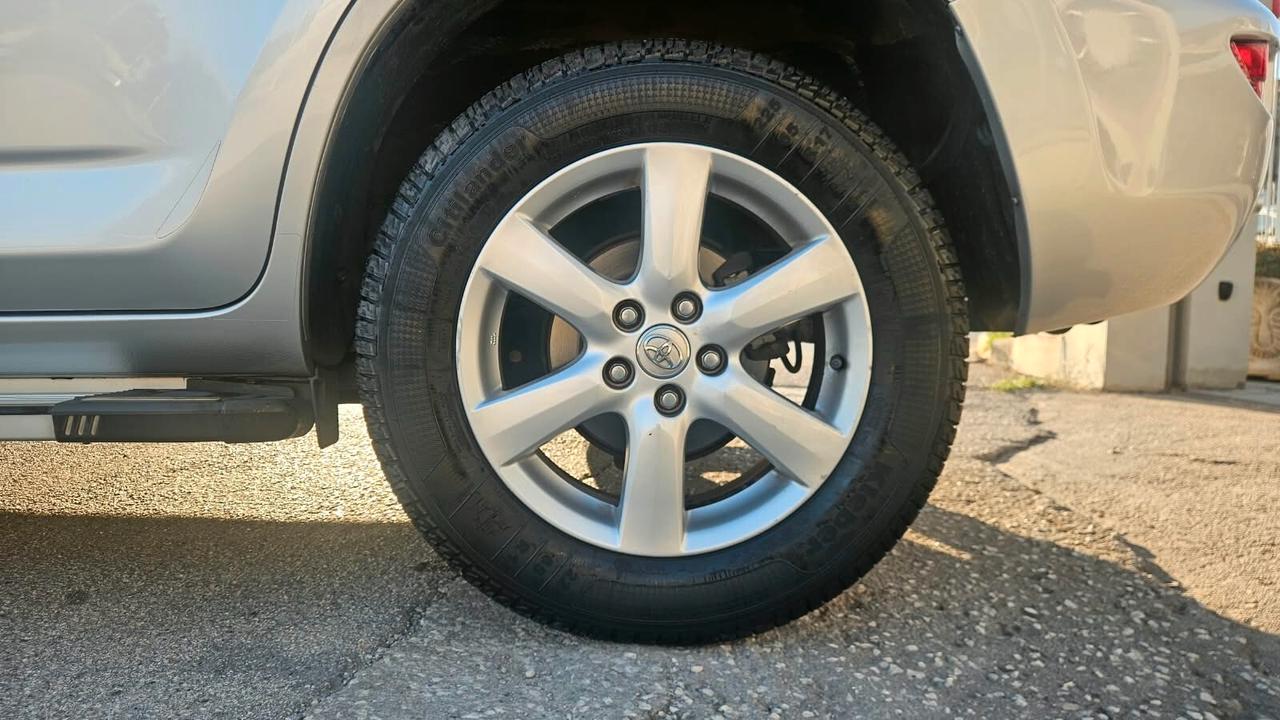 Toyota RAV4 2.2 D-4D 136 CV Luxury