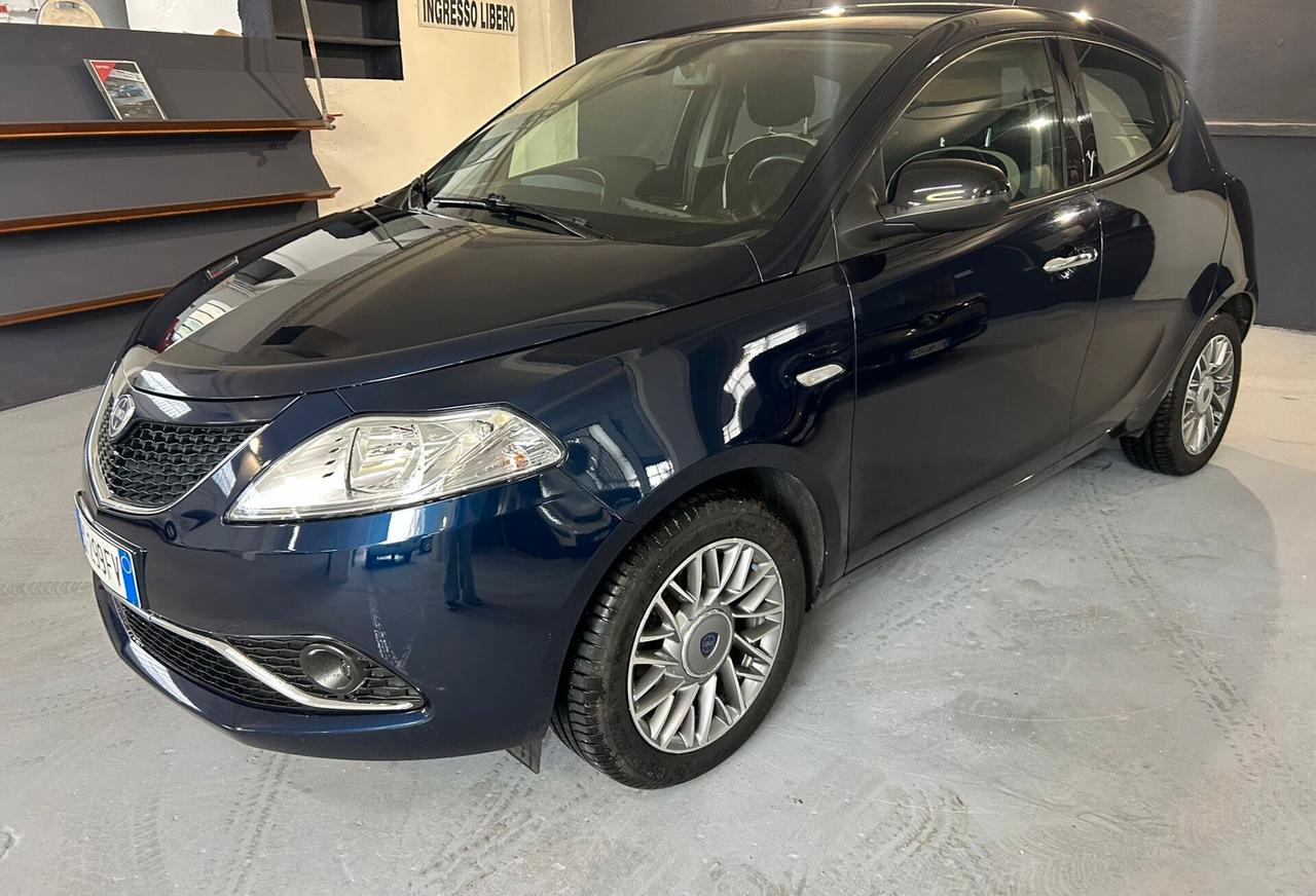 Lancia Ypsilon 1.2 69 CV 5 porte Gold