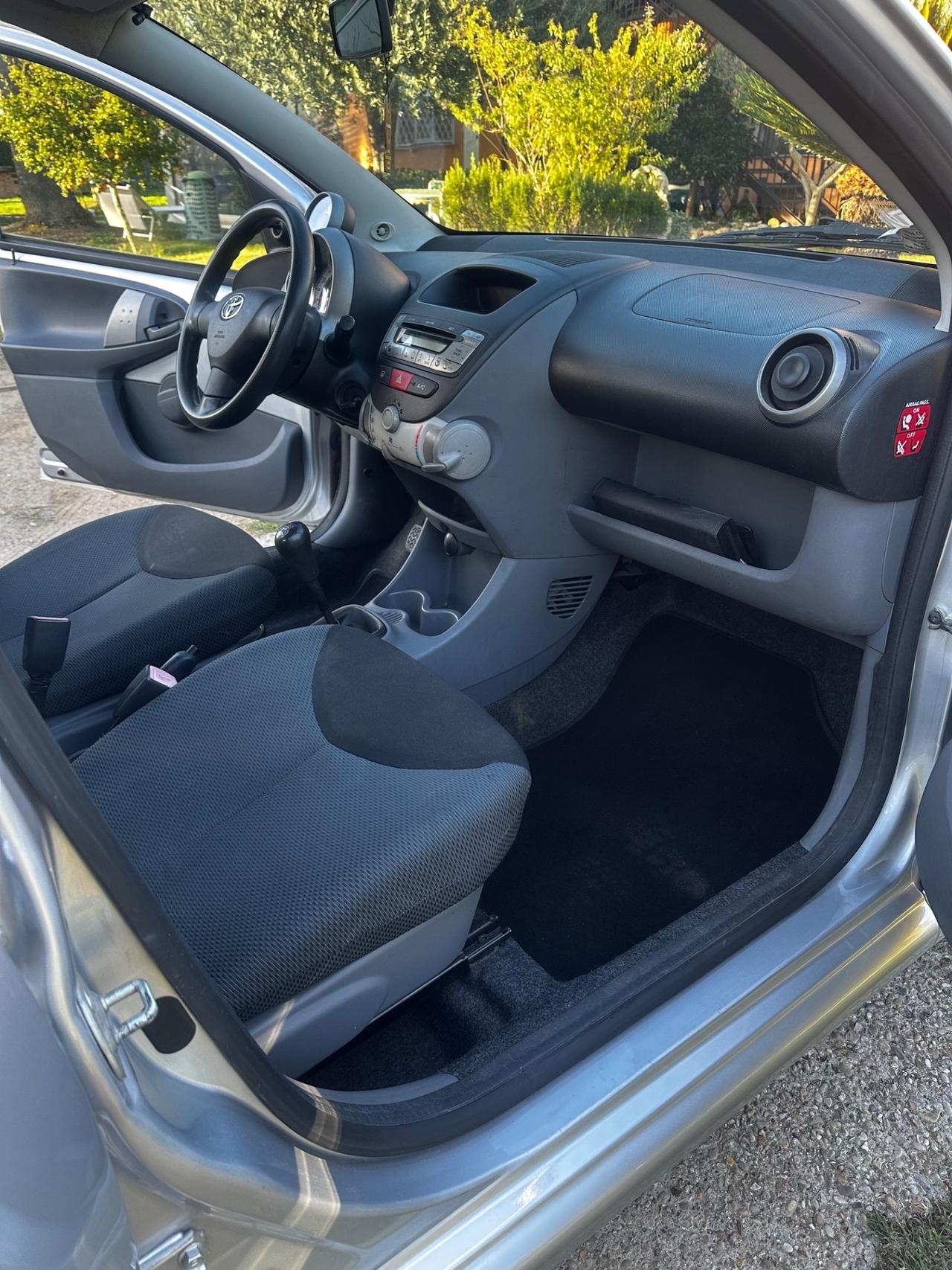 Toyota Aygo 1.0 12V VVT-i 5 porte Sol