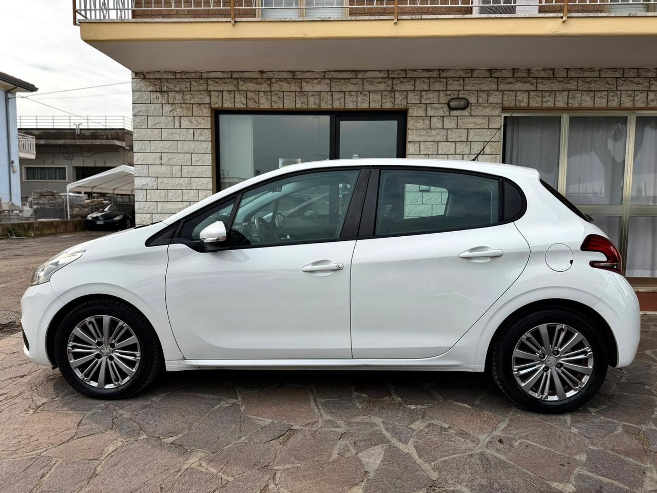 Peugeot 208 BlueHDi 75 S&S 5 porte Active