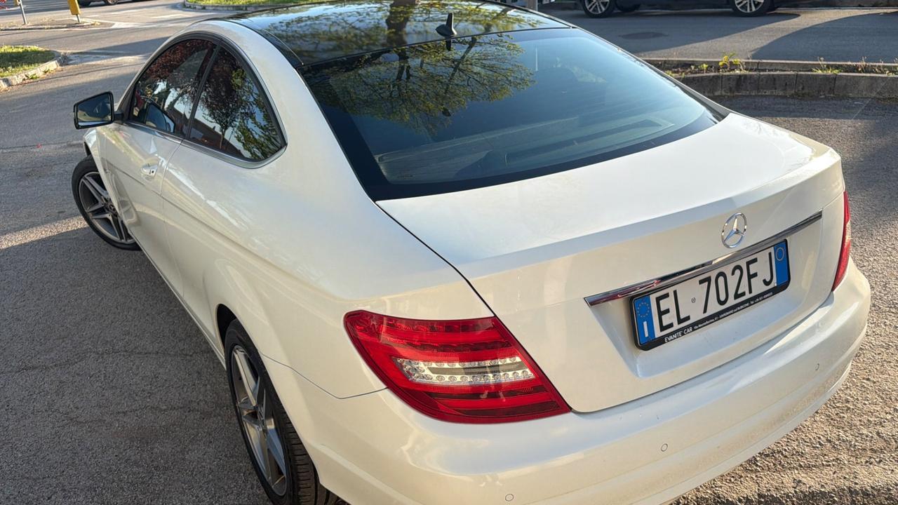 Mercedes-benz C 220 CDI BlueEFFICIENCY Coupé Avantgarde
