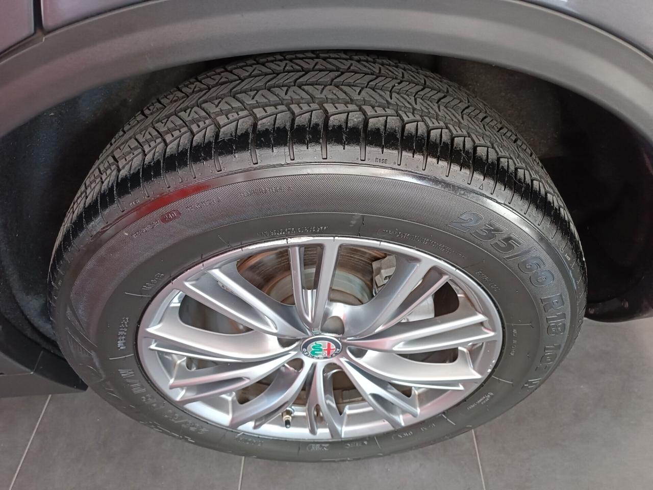 Alfa Romeo Stelvio 2.2 Turbodiesel 160 CV AT8 RWD Business