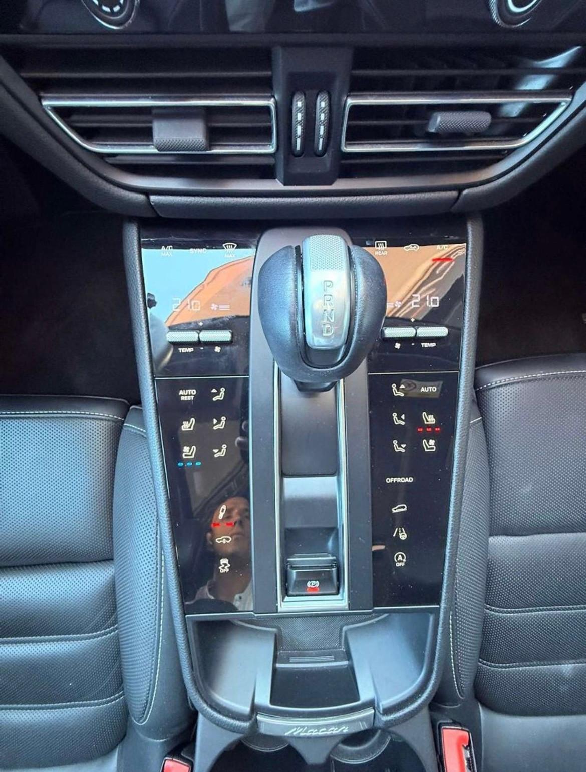 Porsche Macan SPORT CHRONO PASM SEDILI VENTILATI 21 PANORAMA
