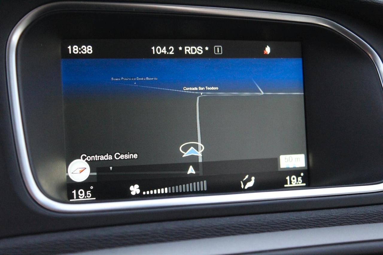 Volvo V40 Cross Country D2 1.6 Powershift Momentum