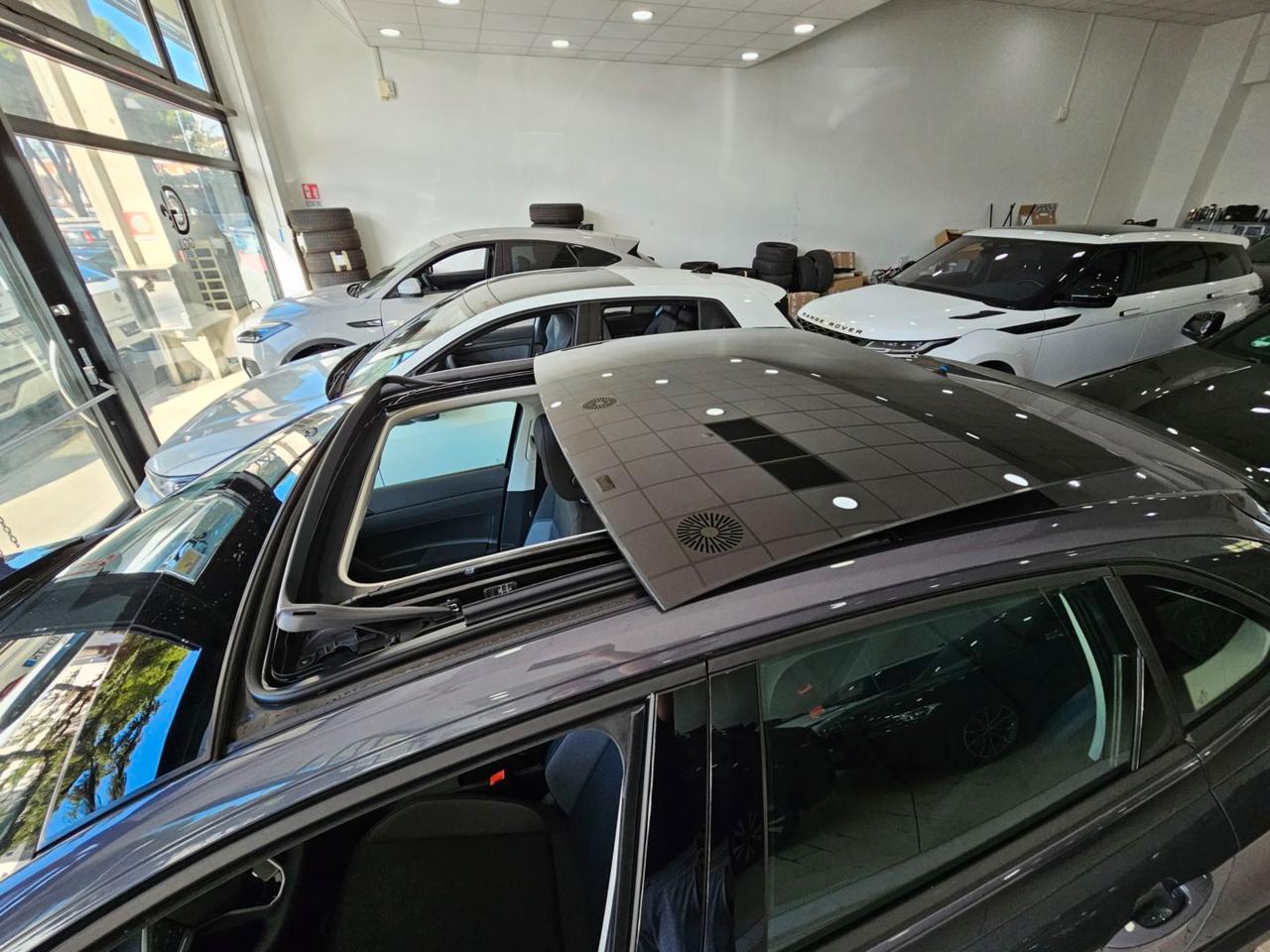 Volkswagen Taigo LIFE C16 Tetto Clima2Zone LED CarPlay Neopatentati