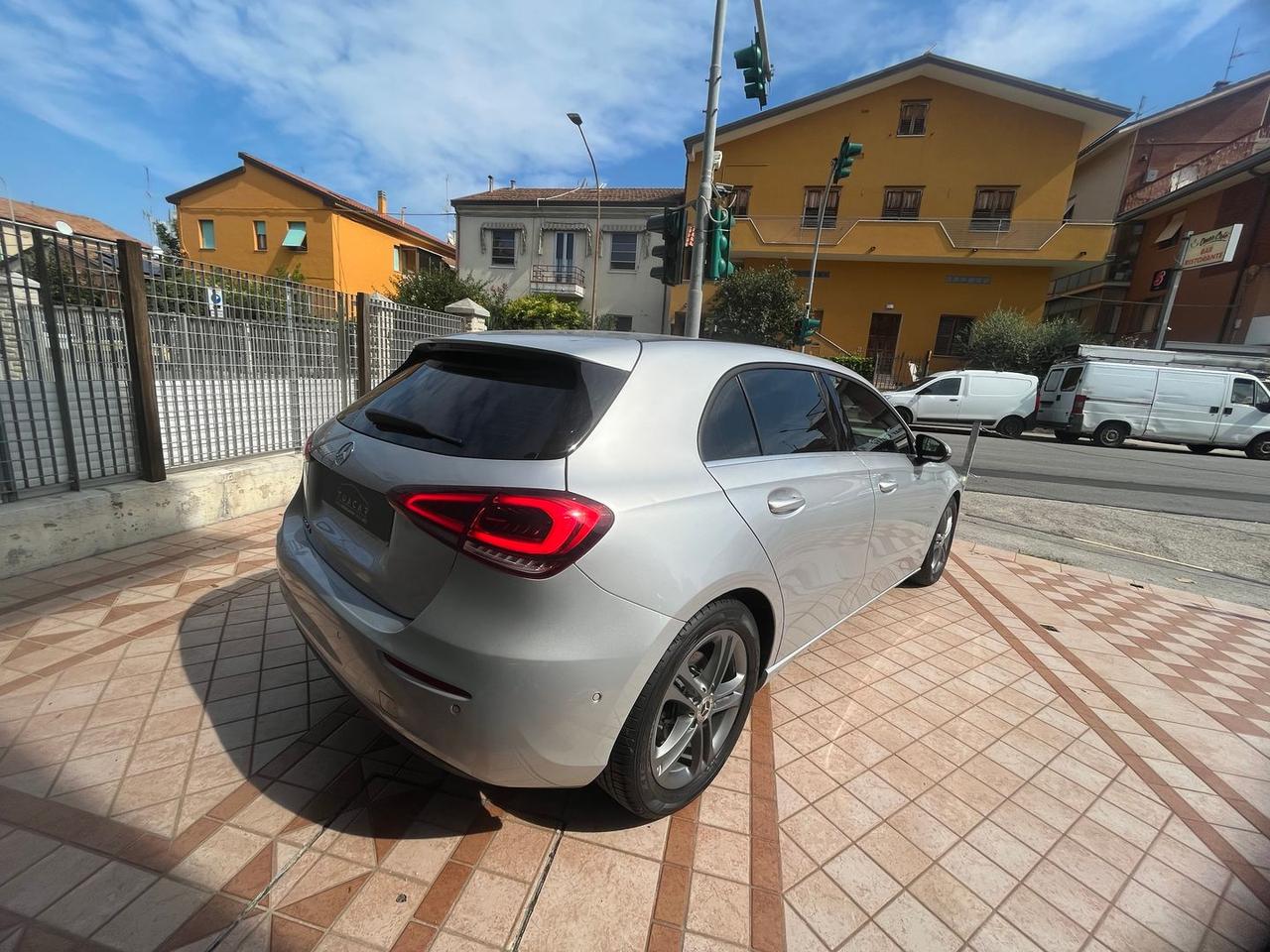 Mercedes-Benz A 180 PREMIUM #50060