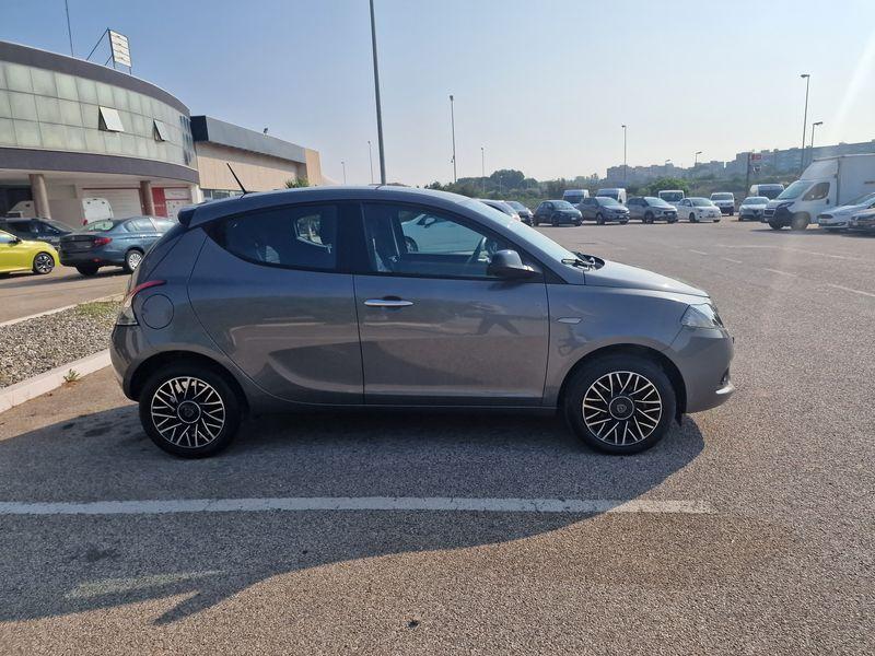 LANCIA Ypsilon 1.0 firefly hybrid Platino s&s 70cv