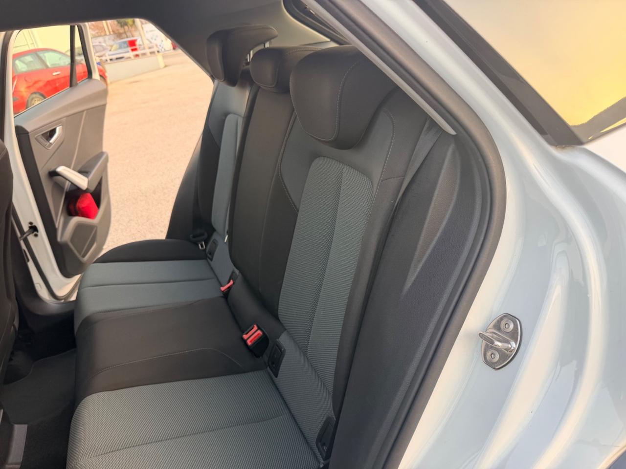 Audi Q2 30 TDI Business Design