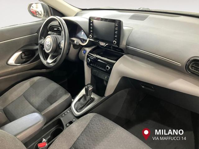 TOYOTA Yaris Cross 1.5 Hybrid 5p. E-CVT AWD-i Business