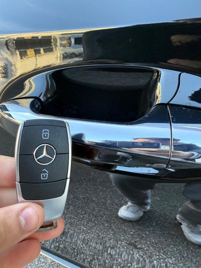 MERCEDES-BENZ A 200 163cv AMG Line Premium NIGHT PACK-19"-IVA ESP