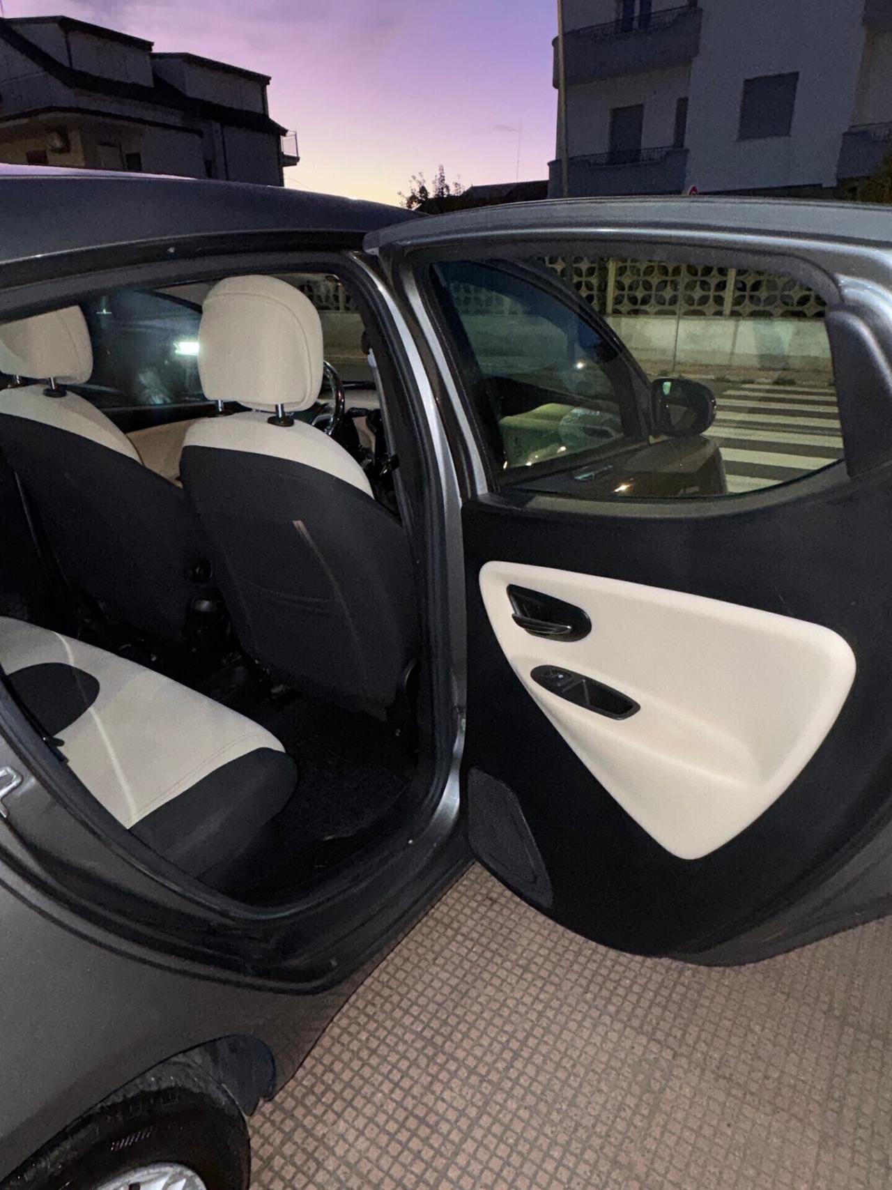 Lancia Ypsilon 1.3 MJT 16V 95 CV 5 porte S&S Platinum