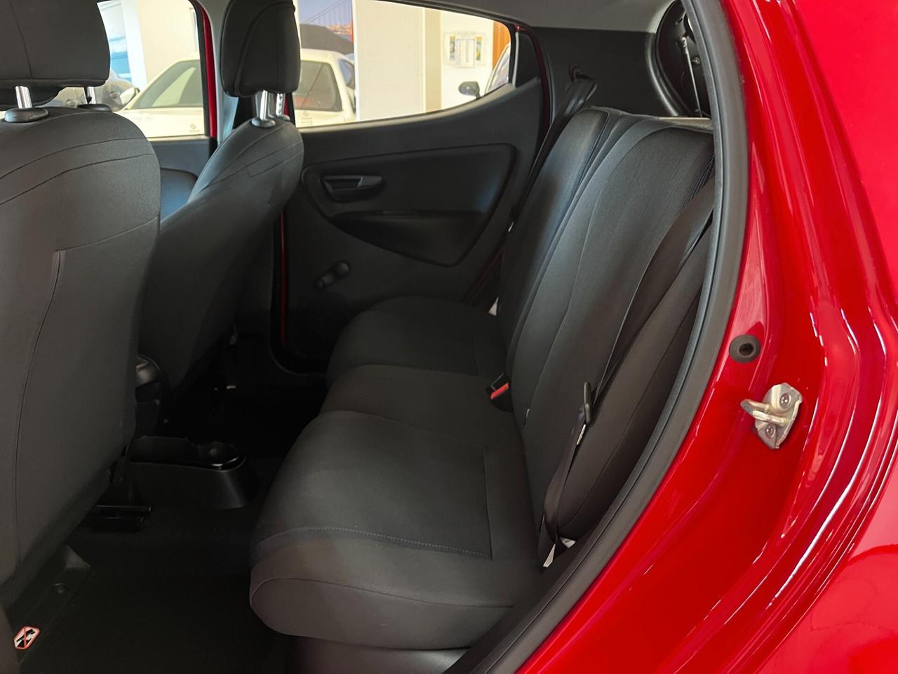 Lancia Ypsilon 1.0 FireFly 5 porte S&S Hybrid Ecochic Gold