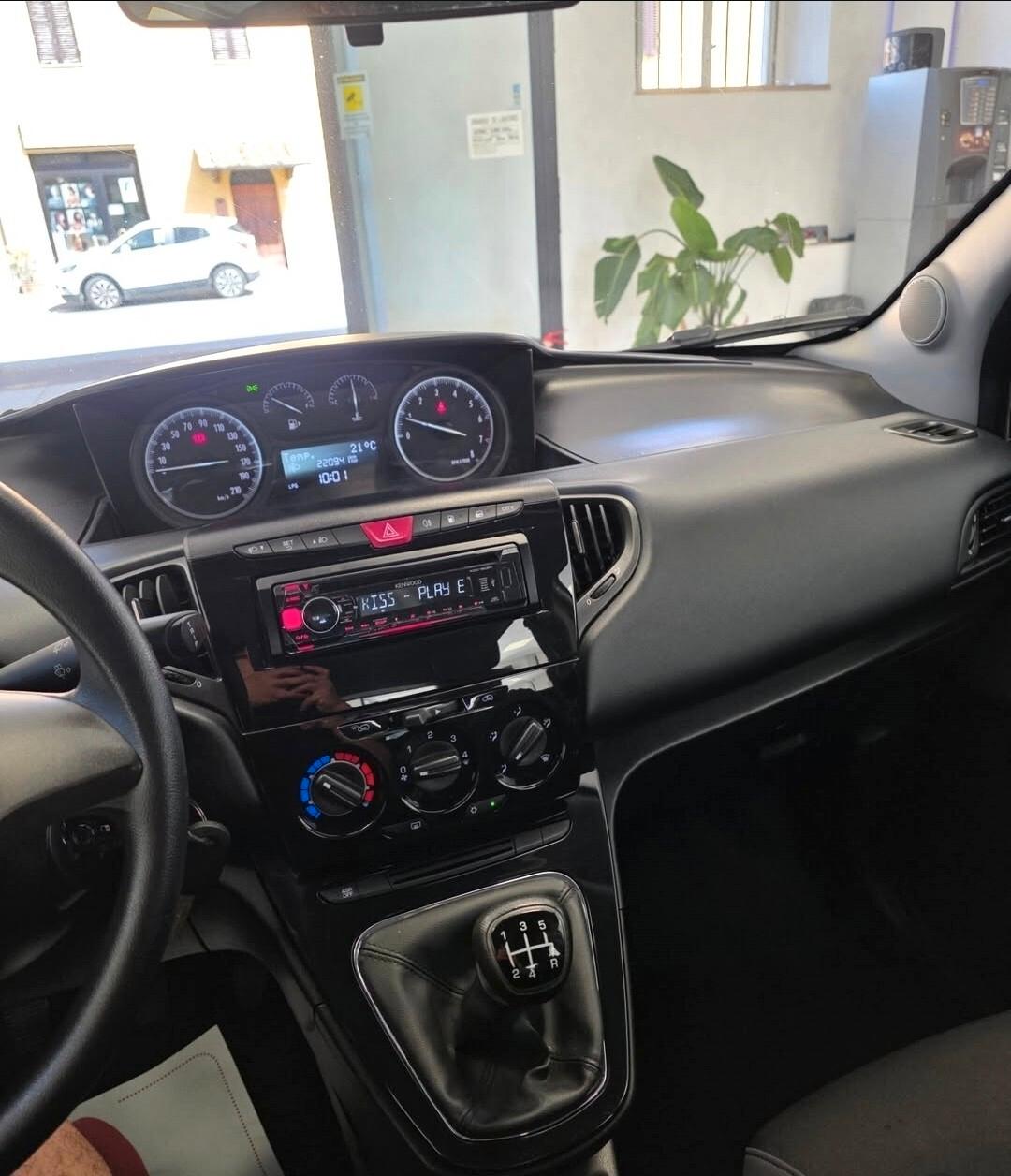 Lancia Ypsilon 1.2 69 CV 5 porte GPL Ecochic Gold
