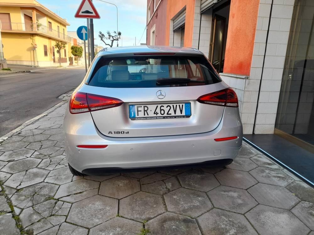 MERCEDES A 180 D BUSINESS EXTRA