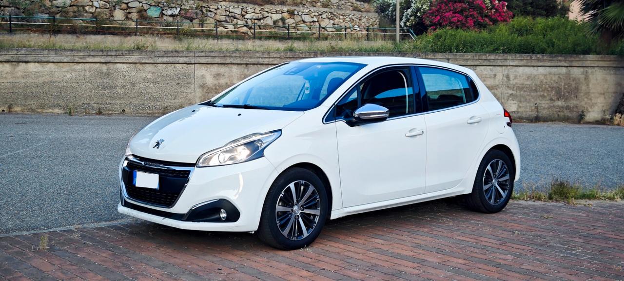 Peugeot 208 PureTech 82 5 porte Allure