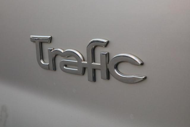 RENAULT Trafic 2.0 dCi/115 Passenger 8 Posti