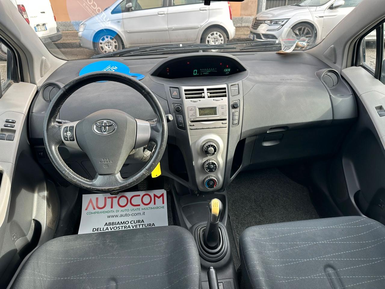 Toyota Yaris 1.0 5 porte
