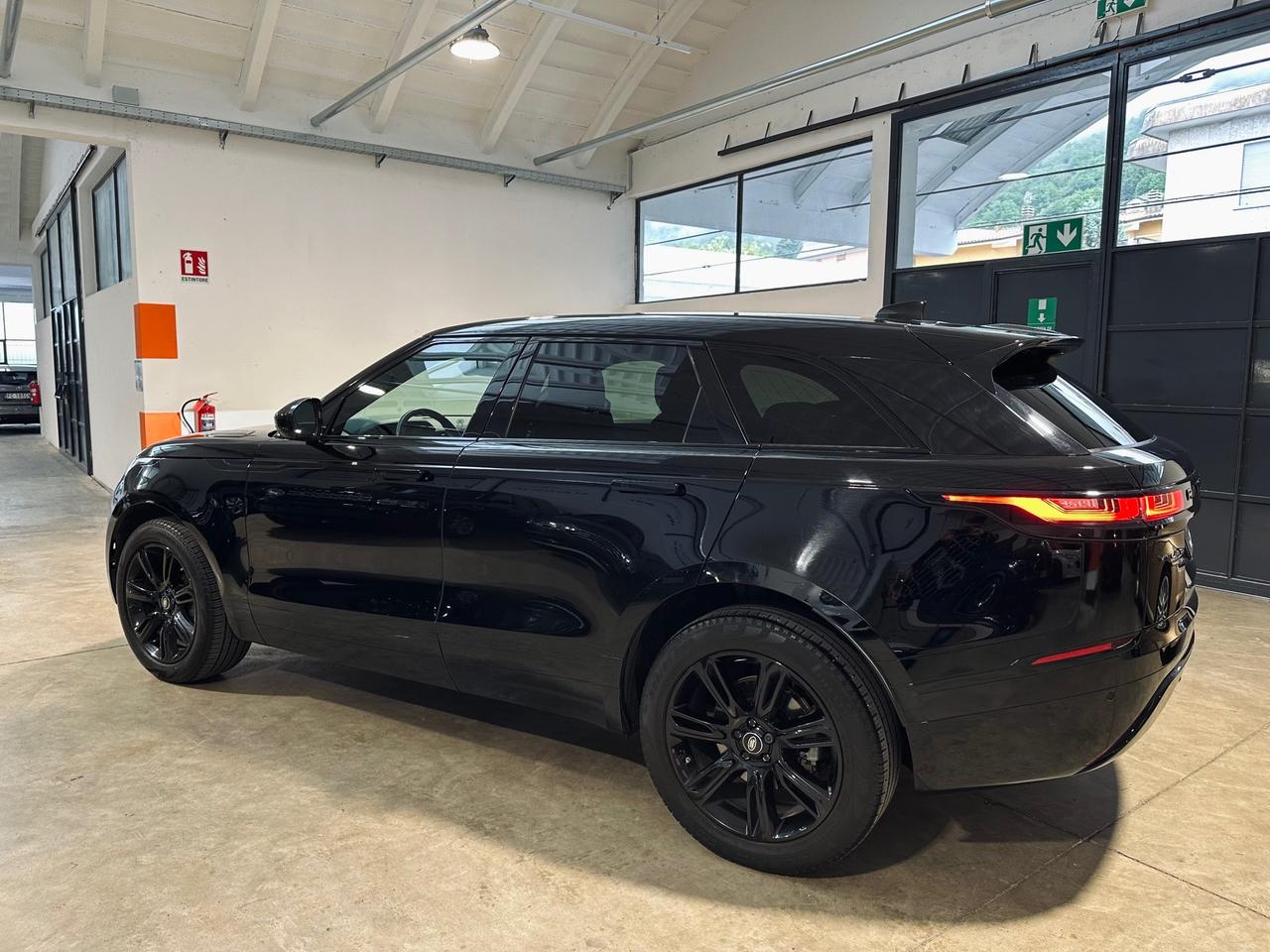 Land Rover Range Rover Velar R-Dynamic 240cv TOTAL BLACK-SCHERMI-LUCI AMBIENTE