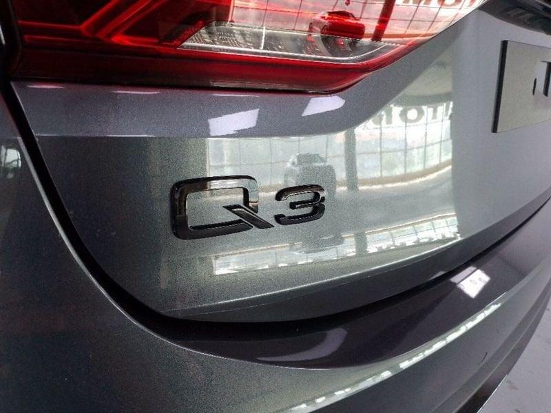 Audi Q3 Sportback 40 2.0 tdi Identity Black quattro 193cv s-tronic