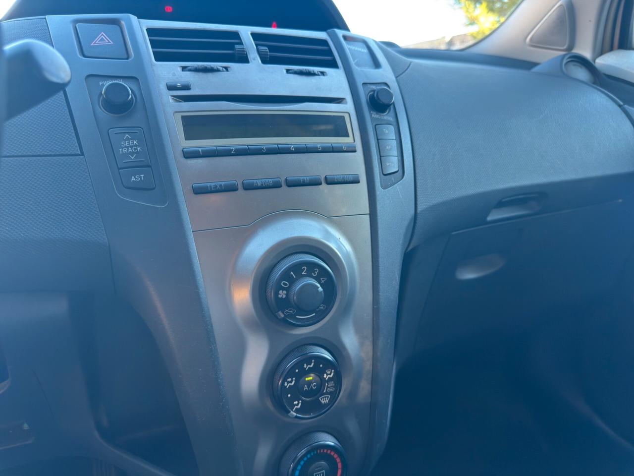 Toyota Yaris 1.0 5 porte Now