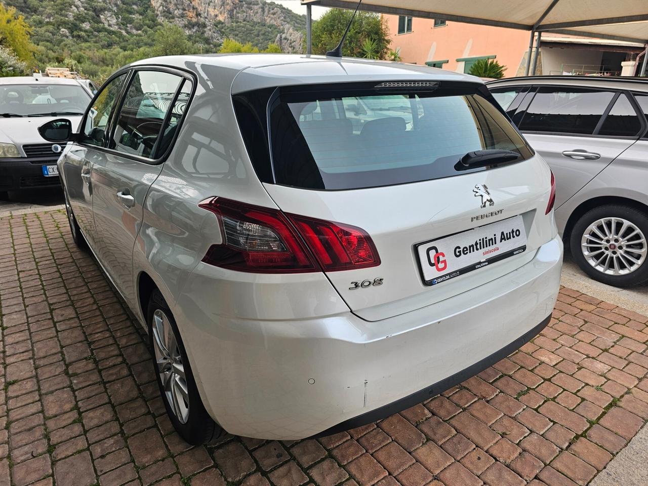 Peugeot 308 BlueHDi 130 S&S EAT8 Allure