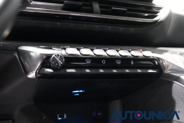 PEUGEOT 3008 HYBRID4 300 E-EAT8 ALLURE PACK