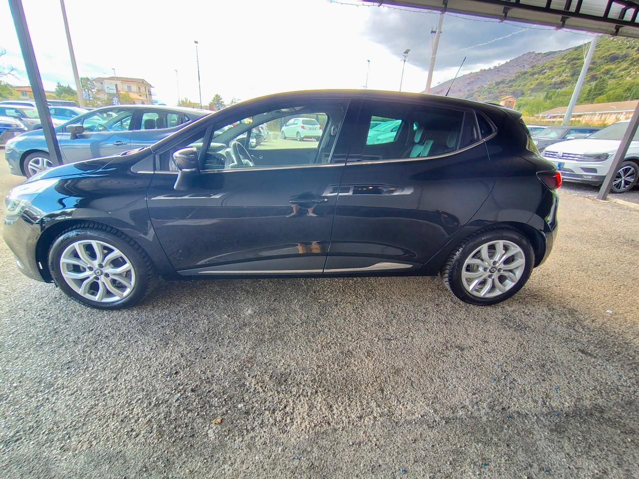 Renault Clio TCe 12V 90 CV 5 porte Moschino Life