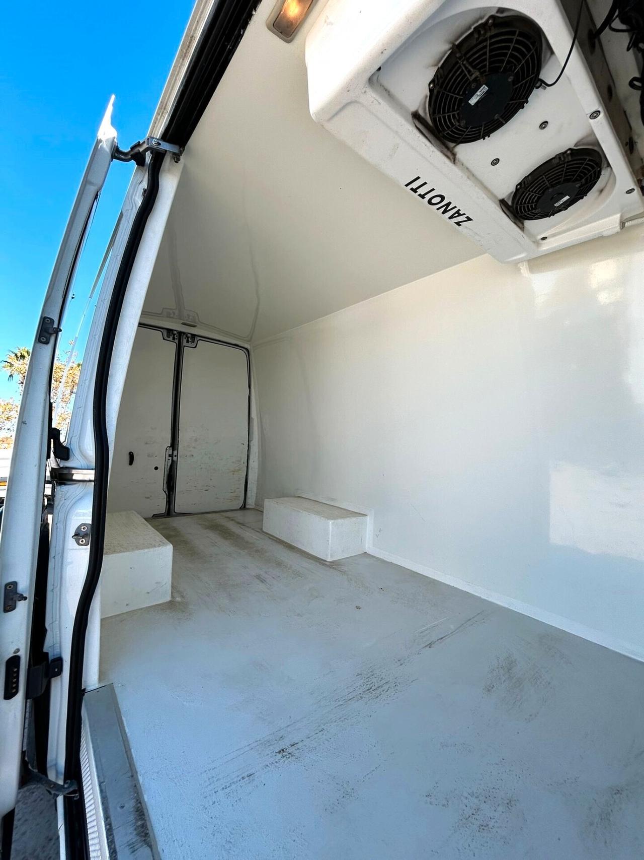 Iveco Daily 35C15 Furgone gemellato Isotermico