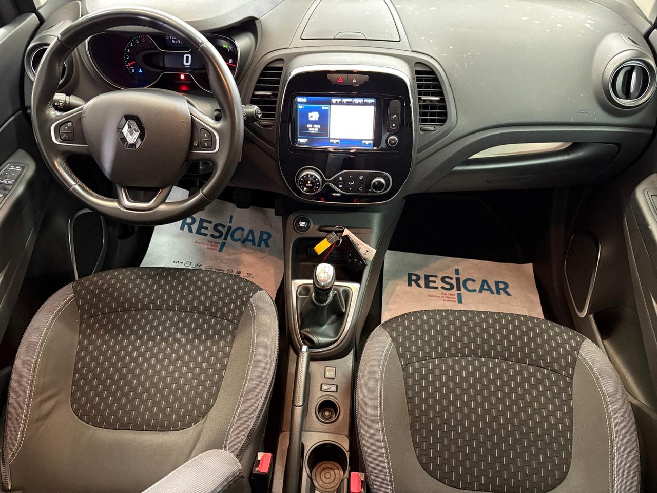RENAULT Captur 0.9 tce Intens (energy r-link) 90cv E6 IDONEA NEOPATENTATO