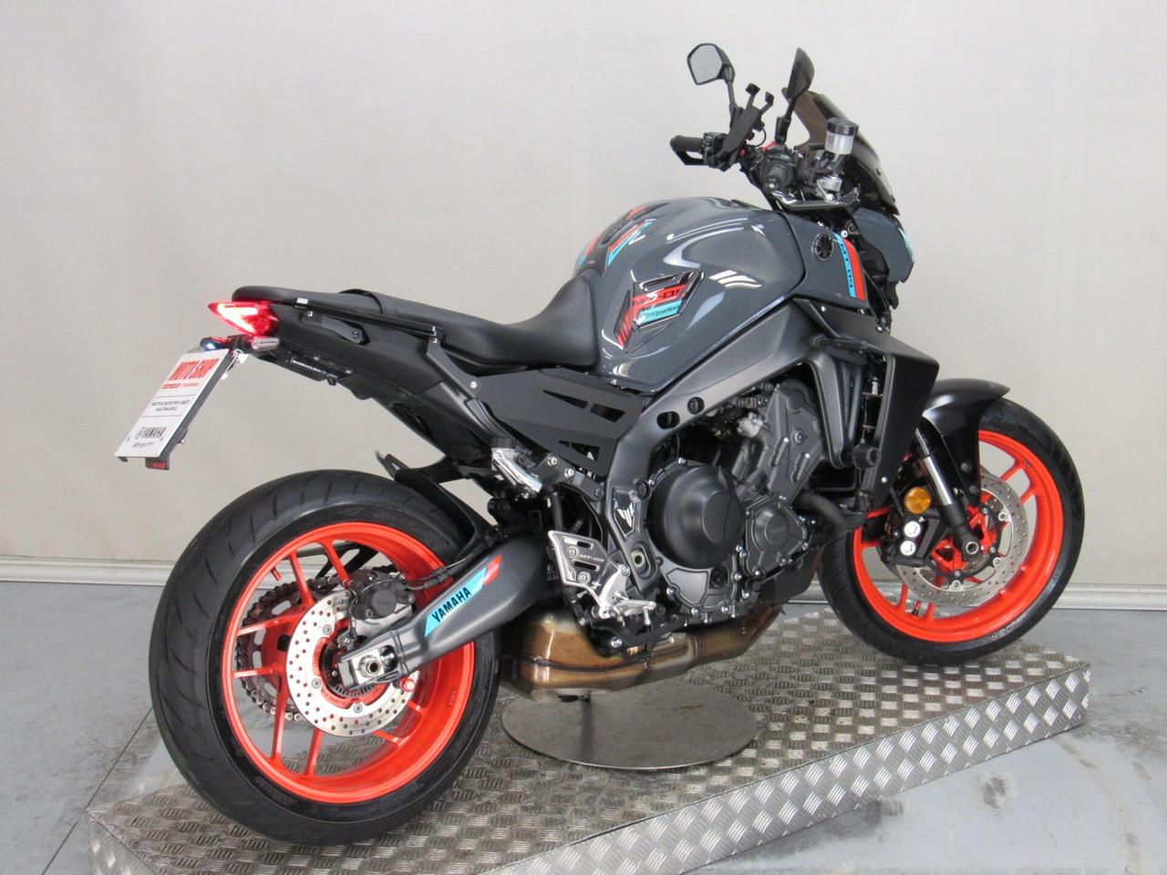 Yamaha MT-09 ABS STORM FLUO