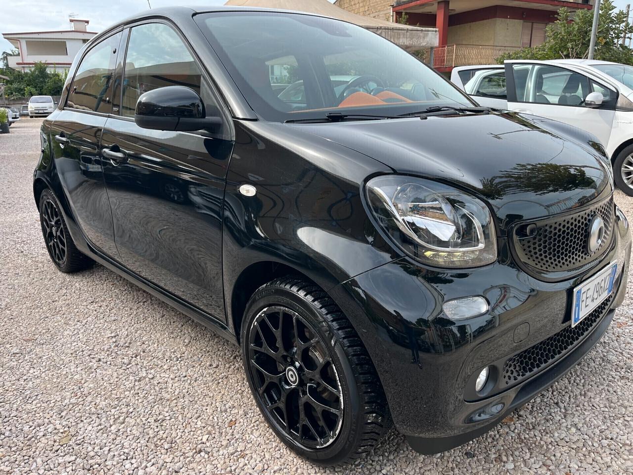 SMART FORFOUR 1000 BENZINA AUTOMATICA KM CERTIFICATI UNICO PROPRIETARIO 2016
