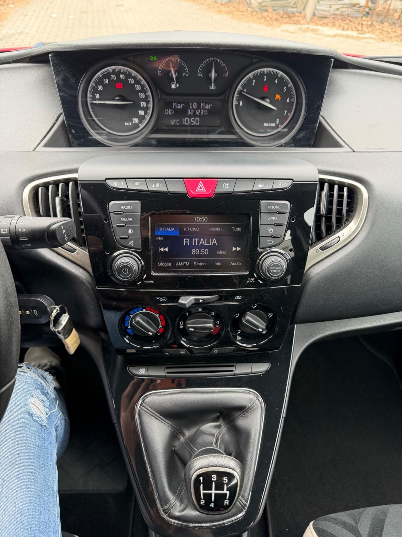 Lancia Ypsilon 1.2 69 CV 5 porte Platinum