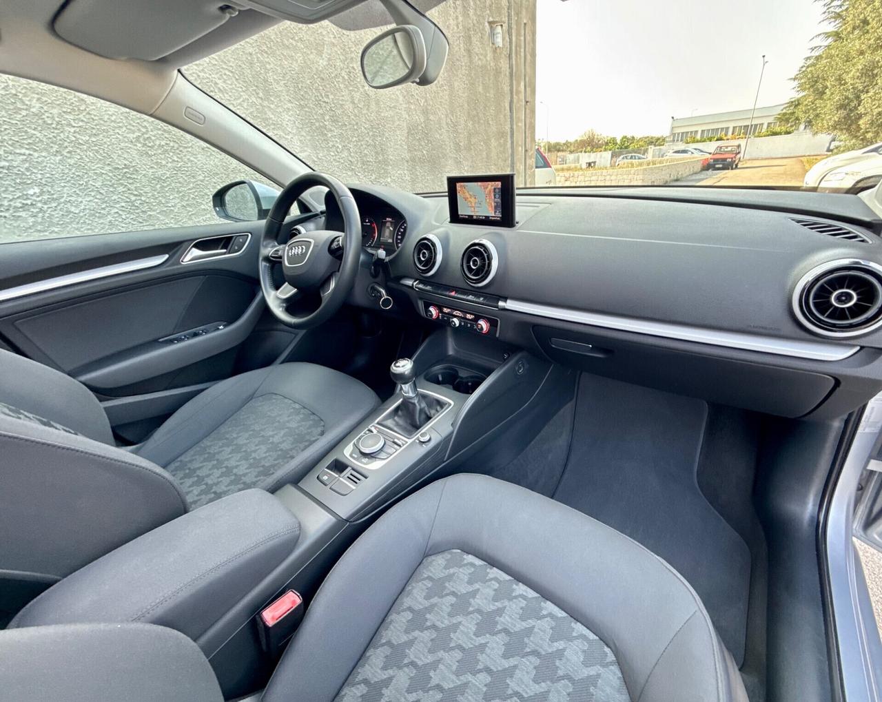 Audi A3 1.6 TDI,TETTO APRIBILE ,Climatronic bizona,Navi,ecc.