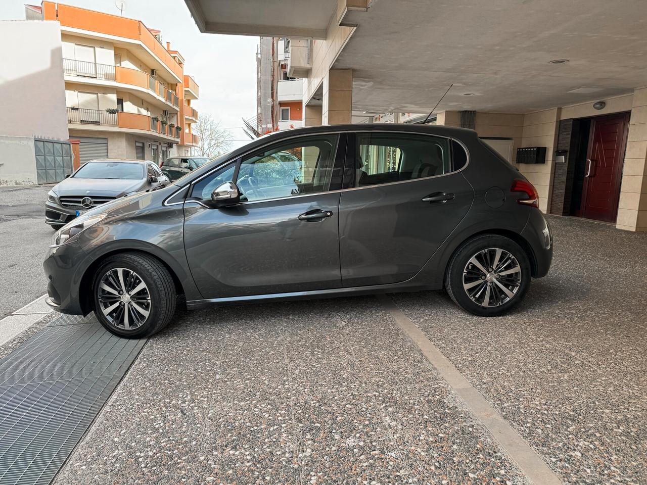 Peugeot 208 1.2 PureTech 82 cv 5 porte Allure