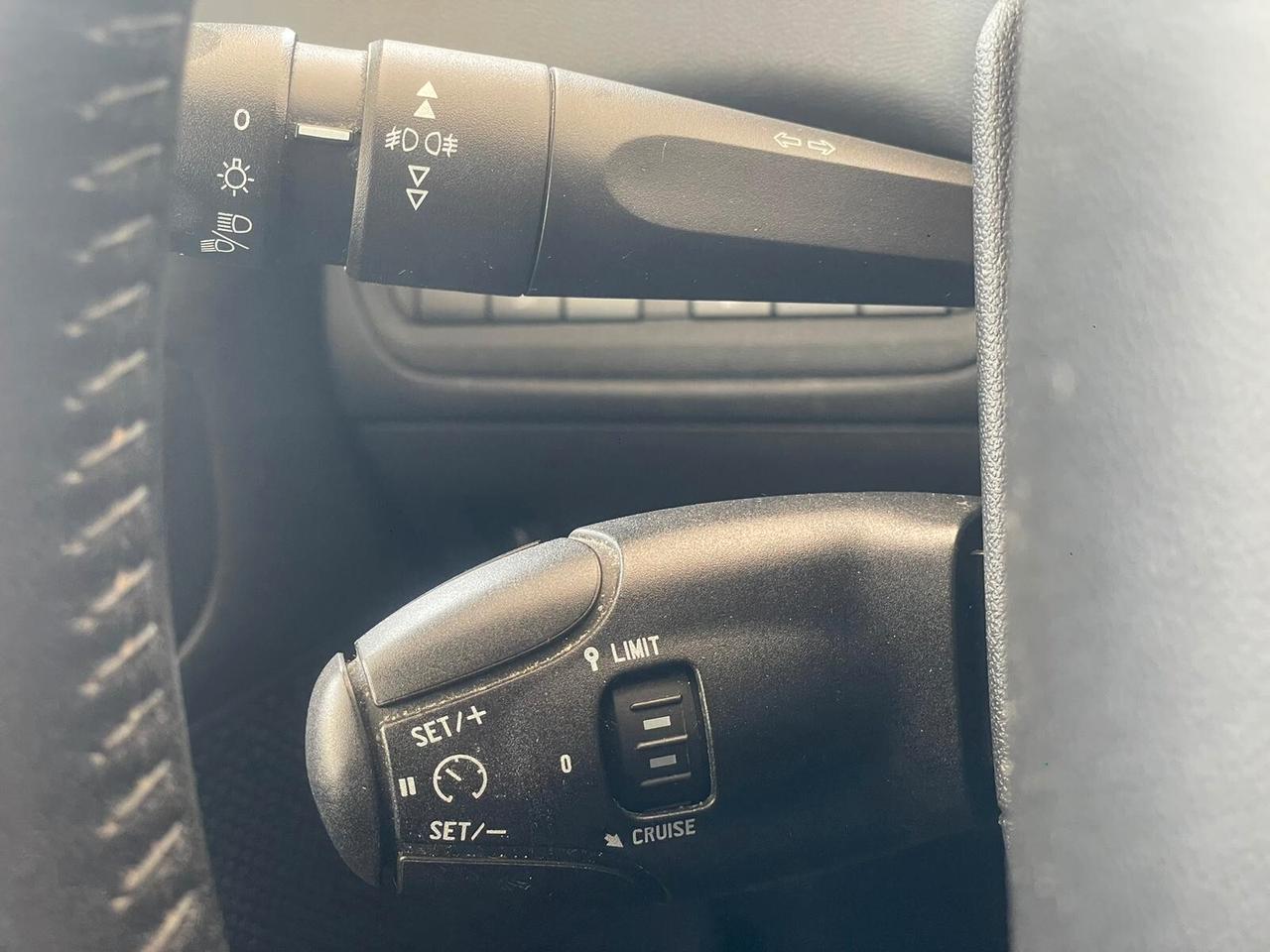 Peugeot 208 1.4 HDi 68 CV 5 porte Allure