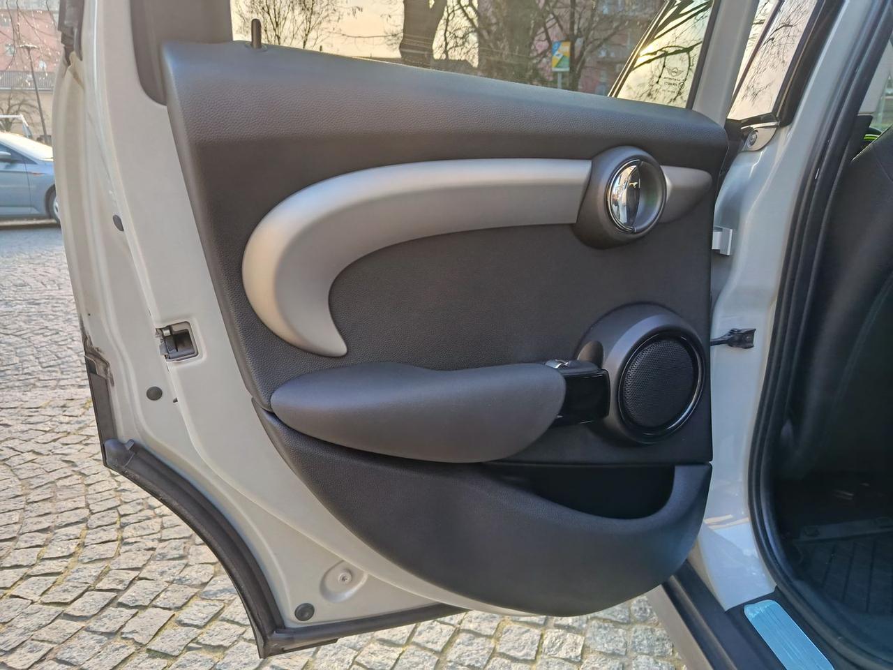 Mini Cooper Business Seven 1.5 Cooper D #9709