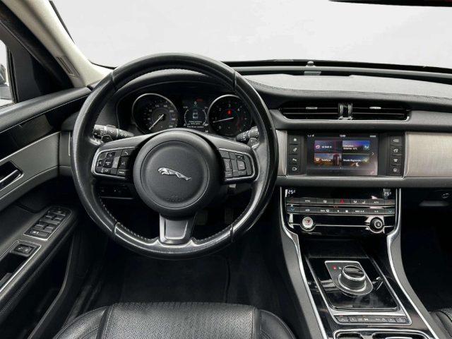 JAGUAR XF 2.0 D 180 CV aut. Prestige