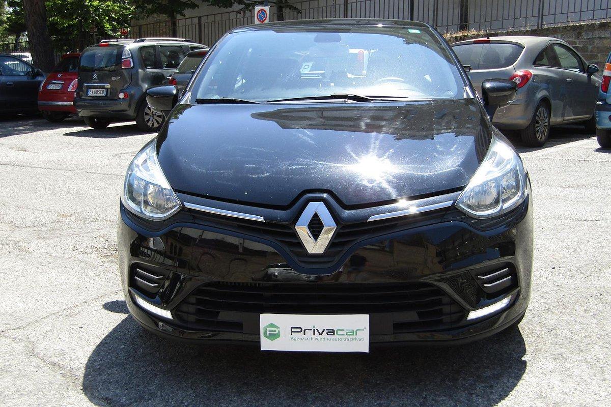 RENAULT Clio TCe 12V 90 CV 5 porte Moschino Intens
